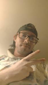 Hi every one idk what I'm doing but here's me I'm 30 years old 5ft 8in tall  150lbs. looking for fun with a lady see where things lead could end up to