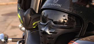 Very comfortable interior made of natural bamboo. Shark Vancore 2 Vs Shark S Drak Comparative Motocard