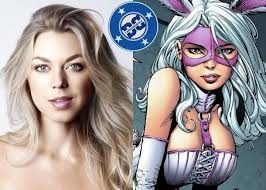 Según en DC Super Calendario de 1976, un 3 de Junio es el cumpleaños de Maxwell  Jensen (The Parasite). El Parásito (en inglés: Parasite) es el nombre de  varios supervillanos que aparecen