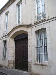 Maison Sur La Commune De Sens Departement De L Yonne En 2020 Monuments Historiques Maison Propriete Privee