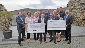 Vvr bank wittlich deutschland 32477. Vereinigte Volksbank Raiffeisenbank Gibt Hilfe Zur Selbsthilfe Mit Neuer Stiftung Emz Eifel Mosel Zeitung