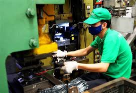 Đánh giá nền kinh tế Việt Nam năm 2022 và triển vọng năm 2023 | Vietnam+  (VietnamPlus)