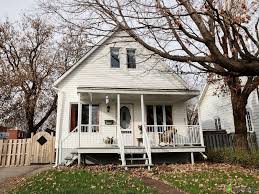 Charmante Propriete De Style Champetre Completement Renovee En 2015 Secteur Tranquille Face A Une Voie Ferree Desaffectee Maison A Vendre Belle Maison Maison
