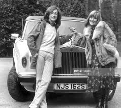 Na zdejším stadionu svedly týmy brazílie a velké británie strhující a velmi vyrovnaný souboj. Pin On Bee Gees