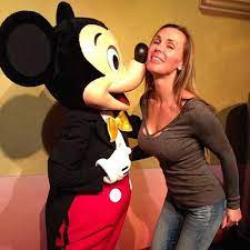 Disneyland Milfs (@MilfsDisneyland) / Twitter