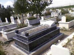 Bu nedenle çok daha yüksek bir kirlenme oranı bulunarak, leke tutabilir ve kararma gibi bir sonuç ortaya çıkabilir. Kocaeli Mezar Temizlik Hizmetleri 0262 606 0767
