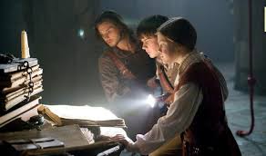 On the voyage, the children meet many fantastical creatures, including the great aslan himself.english years: Movie Trailer 4 The Chronicles Of Narnia The Voyage Of The Dawn Treader Film