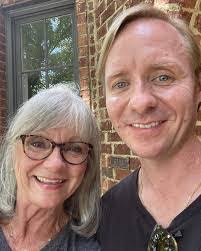 Sheryl Cotton's Instagram, Twitter & Facebook