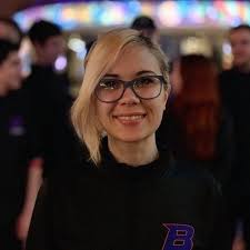 Meet @boisestateesports player Madisyn Benge, aka N3rdyBird, who this past  semester was hosting streams and plays from her home in Spokane,  Washington. Benge graduated with a degree in games, interactive media and