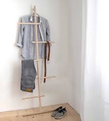 Valet De Chambre 19 Modeles Pour Ranger Vos Vetements Porte Vetement Chambre Valet De Nuit Valet De Chambre