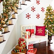 Staircase with wall decor and garland using decorative. 100 Awesome Christmas Stairs Decoration Ideas Digsdigs