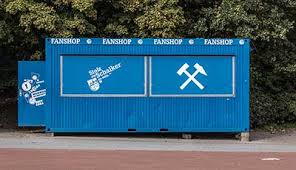Als der laden am dienstag seine pforten. Schalke Fanshop Door Wagrati