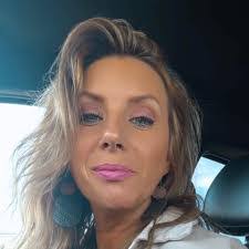 Tamara Buck's Instagram, Twitter & Facebook