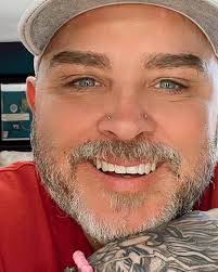 TECH SUPPORT… I had a phone conversation today with a very nice young chap  from Pakistan. This is how it went: "Hello sir, how are you today?" "I'm  very well, thank you