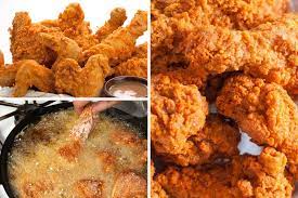 Ayam goreng kunyit antara menu yang banyak dijual di gerai atau restoran sekarang. Ayam Goreng Salut Tepung Rangup