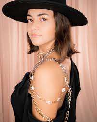 Algunos de los tantos usos para nuestras piezas y conectores. Quiero ver la  creatividad de ustedes. Inventen y tag @gbgboutique para verles. 💃🏼  Modelo @annaissrojas Foto @nataliacolonphotography