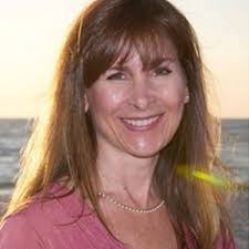 Amy Tardif's Instagram, Twitter & Facebook