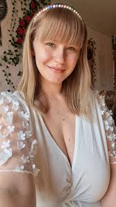 I have a video for you - lovers of a big and thick ass like hers