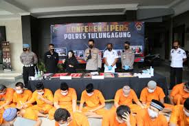 Scopri ricette, idee per la casa, consigli di stile e altre idee da provare. Polres Tulungagung Ungkap 86 Kasus Narkoba Tabloid Suksesi Nasional
