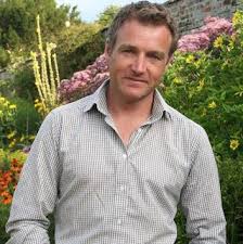 Chris Beardshaw Gardeners Unearthed In 2020 Tv Presenters Chris Garden History