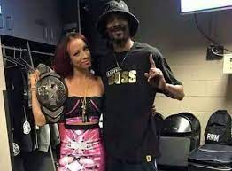 Snoop dogg seems like he should be her father or something. Wwe Star Sasha Banks Teases Tag Team Partnership With Cousin Snoop Dogg As She Eyes Challengers Ahead Of Royal Rumble