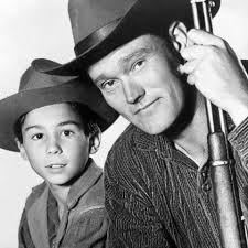 Johnny Crawford ( who was also an original Mouseketeer) was terrific as the  young son of the Civil War veteran Portrayed by Chuck Connors