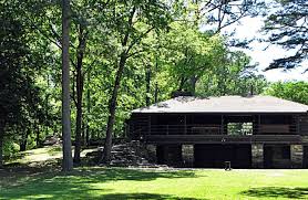 Eat A Meal In The Middle Of A Gorgeous Forest At Beavers Bend Restaurant In Oklahoma In 2020 Beaver Bend Oklahoma State Parks State Parks