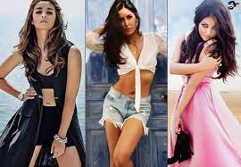 As they say, every coins has two sides!. Top 10 Bollywood Wardrobe Malfunctions