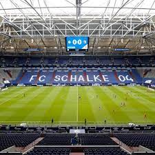 Stadion des fc schalke 04. Fc Schalke 04 Ladt Krankenhaus Mitarbeiter Ins Stadion Ein