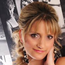 Hayley Arnold Vocalist -Abba, Motown, Backing Vocalist.