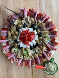 Ecco un'idea molto semplice e veloce ma d'effetto per le vostre tavole di natale. Antipasti