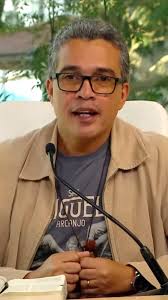 O Céu é logo! Padre Jonas, um dia estaremos juntos aí no Paraíso para  repetir esse abraço da foto. Descanse em paz! 🙏😭 #saudade #luto  #vidaeterna