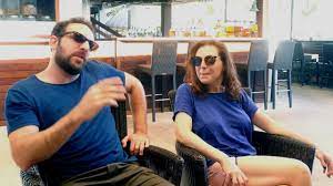 Dans les pages du quotidien le parisien, on apprend que ces deux amoureux, incarnés par amélie etasse et grégory bonnet ont la particularité d'avoir une grande différence d'âge. Scenes De Menages A La Reunion Emma Fabien Youtube