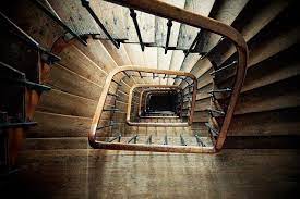 Perte d'éclat, encrassement, taches ou encore rayures… en effet, elles risqueraient d'encrasser vos marches, plus que de les nettoyer et les rendre collantes. A L Avenir Clean Astuce Nettoyage Escalier En Bois