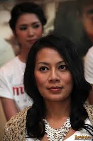 Galeri Foto Dewi Lestari, Foto Terbaru, Foto Populer