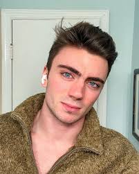 Nick (@nicklore) • Instagram photos and videos