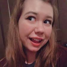 Kari Dyer (@Kari_boo_berri)