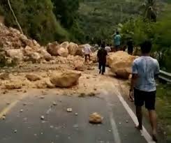 Sebelumnya kemarin kepala badan meteorologi, klimatologi, dan. Gempa 5 9 Sr Di Majene Jalan Trans Sulawesi Sempat Tertutupi Tanah Longsor