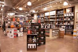 Sur La Table Commercial Real Estate Retail Space For Lease Or Rent Sierraus Com Itens De Cozinha Compras Cozinha