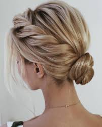 Do You Like This Wedding Hairstyle Idea Double Tap If You Do Promhair Helpot Kampaukset Kampausideoita Helppo Kampaus