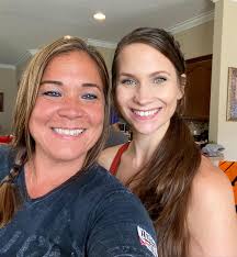 Kimberly Wadsworth's Instagram, Twitter & Facebook