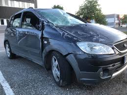 Nio personer omkom vid den tragiska flygolycka som inträffade vid örebro flygplats under torsdagskvällen. Bilist Smet Efter Olycka Pa Aspholmen Orebro Tribune