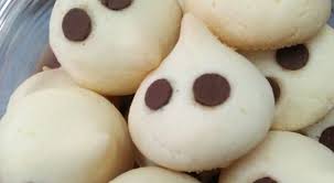 Vanila 5 cwn tepung jagong manik kecil2 secukupnya caranya pukul susu pekat manis n. Senang Je Nak Buat Biskut Susu Alien Viral Ni Guna 4 Bahan Je Jom Buat Dengan Anak Anak Infoje Org