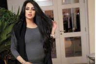وكانت المهرة البحرينية حسمت الجدل بشأن خطوبتها من رجل الأعمال سلطان بن عبداللطيف، مؤكدة أنها شائعات لا أساس لها من الصحة. Ymc2 0x6iw4xzm