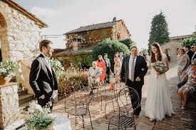 Eine Spatsommer Hochzeit In Einem Borgo In Der Toskana Hochzeit In Italien Landhaus Hochzeit Hochzeit