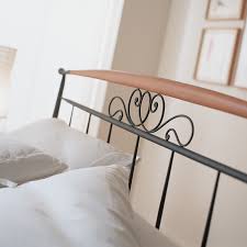 Il letto e prodotto da azienda della brianza.offerta dimezzata del costo a commerciante. Letto Ferro E Legno Matrimoniale Maggioni Modello Pegaso