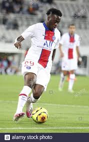 They are one point behind the league leader, lille. Arnaud Kalimuendo Muinga Von Psg Wahrend Der Franzosischen Meisterschaft Ligue 1 Fussballspiel Zwischen Rc Lens Racing Club De Lens Und Paris Saint Germain P Stockfotografie Alamy