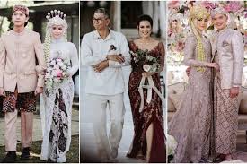 Pada bawahan digunakan bahan batik coklat yang akan memperindah perpaduan warna. 12 Kebaya Pengantin Yang Diprediksi Jadi Tren 2020
