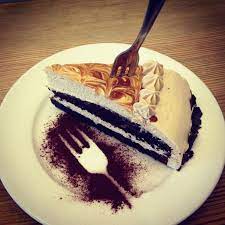 Kreuzberg is without a shadow of a doubt one of the most eclectic districts of berlin,its what you want to make of the area,its. Vegane Kuchen Und Torten Im Cafe In Berlin Kreuzberg