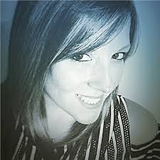 Kerri Cash's Instagram, Twitter & Facebook